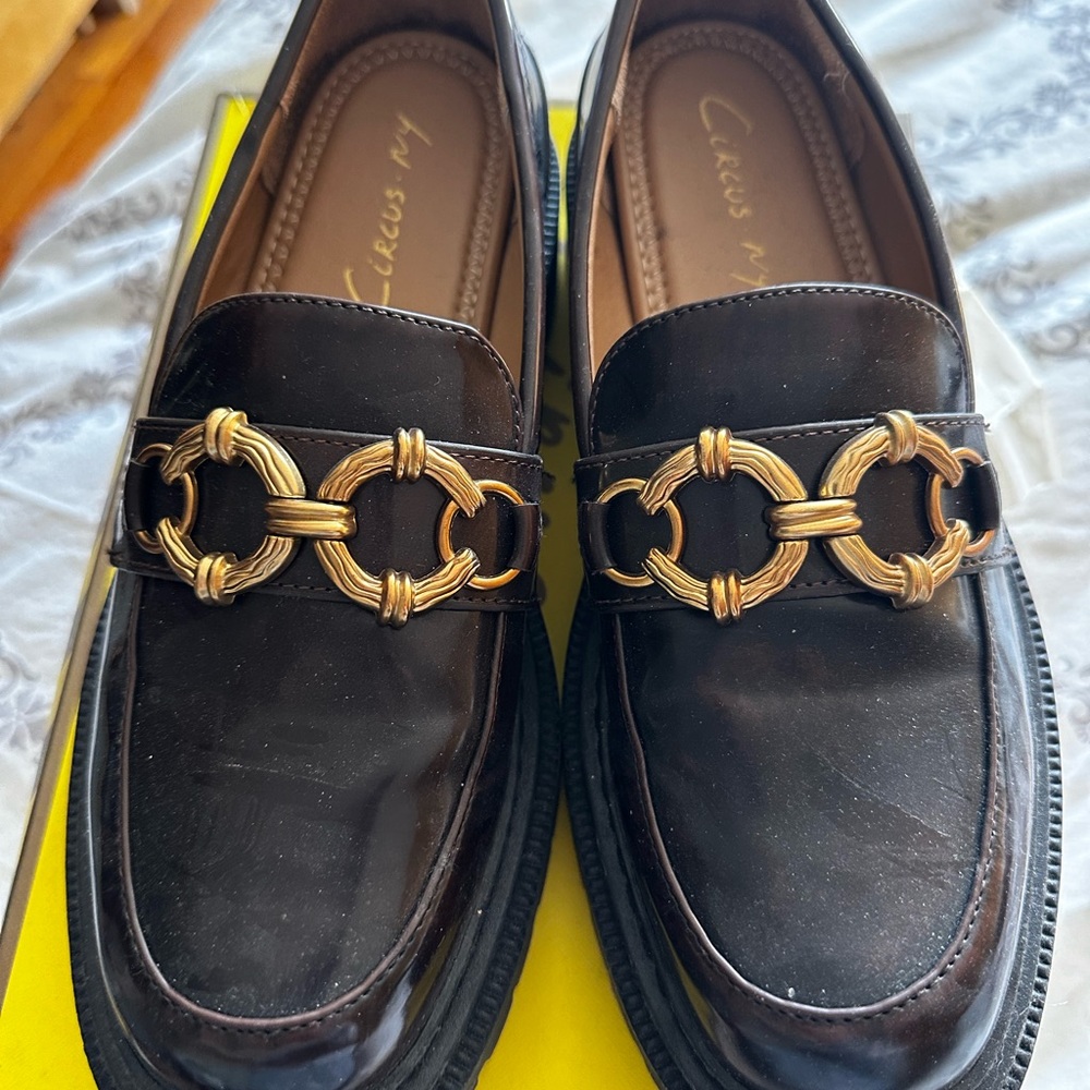 Women’s Loafers with Gold Accent